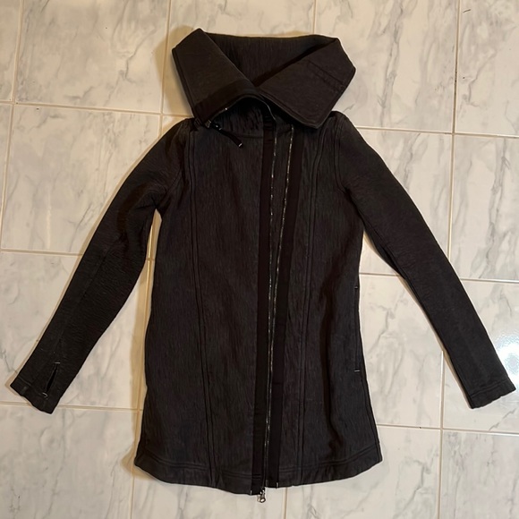 lululemon athletica Jackets & Blazers - Lulu lemon women’s jacket, large collar, grey,
